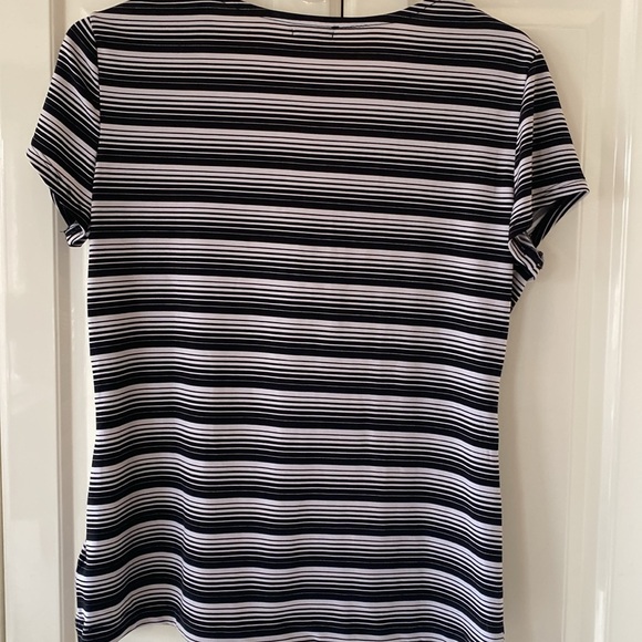 Women - dressy or casual stretch top, black and white short sleeve - Picture 6 of 11